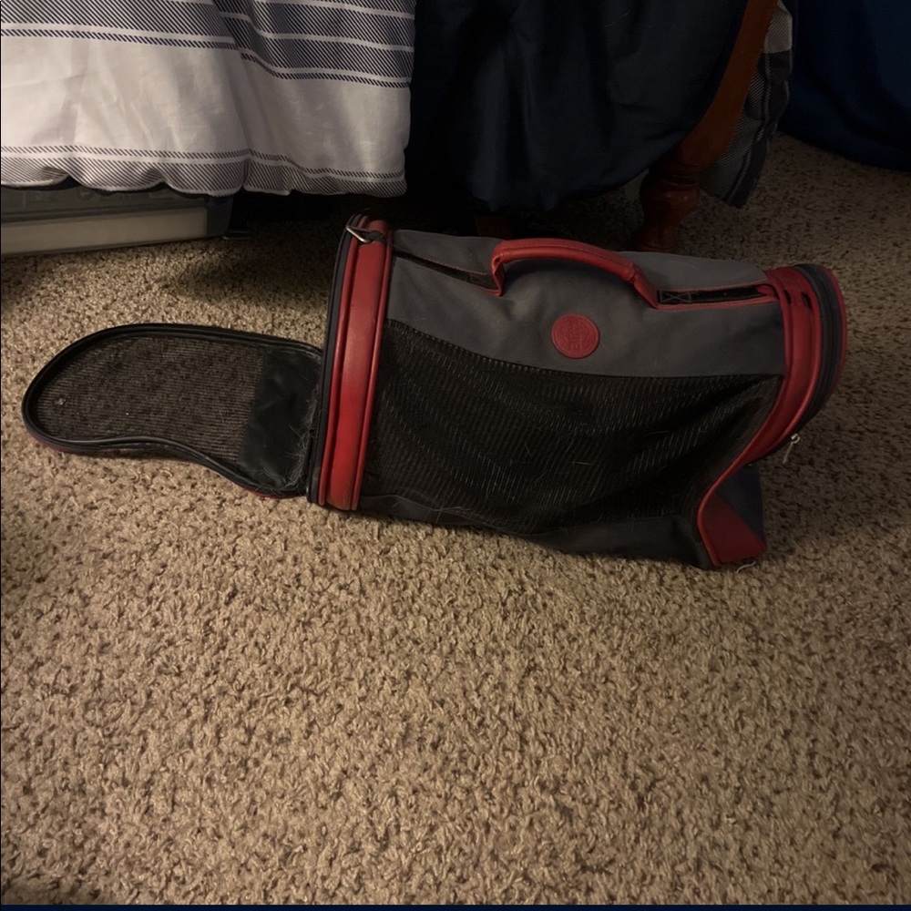 Pet carrier